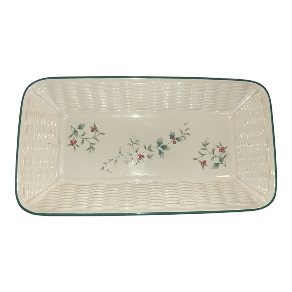 Pfaltzgraff Winterberry Basket Weave Bread Tray Appetizer Plate USA MINT